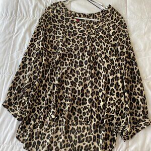XL Vince Camuto Leopard-Print V-Neck Blouse/Top